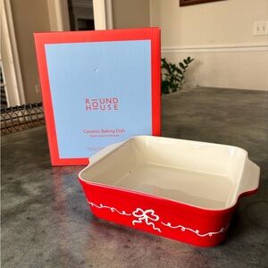 Round House 2 Quart Baking Dish Red Bow Ceramic Holiday Cottage